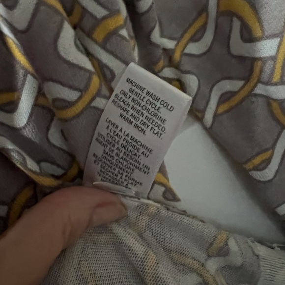 Banana Republic Woman’s Spring sweater - Picture 3 of 4